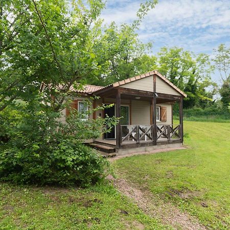Camping Le Mont Libre - Cottage & Espace Nature - Gannat Ngoại thất bức ảnh