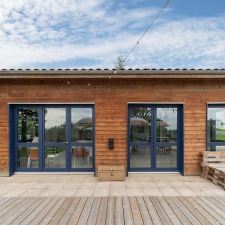 Camping Le Mont Libre - Cottage & Espace Nature - Gannat Ngoại thất bức ảnh
