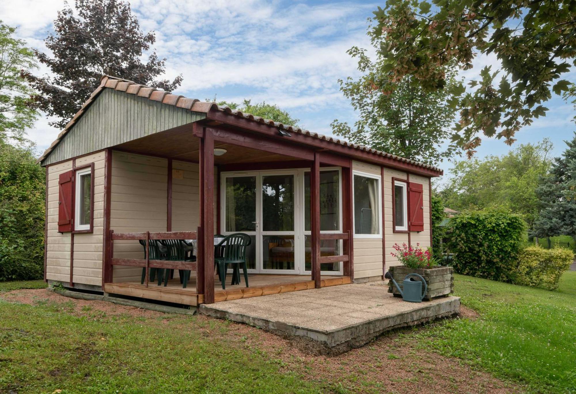 Camping Le Mont Libre - Cottage & Espace Nature - Gannat Ngoại thất bức ảnh