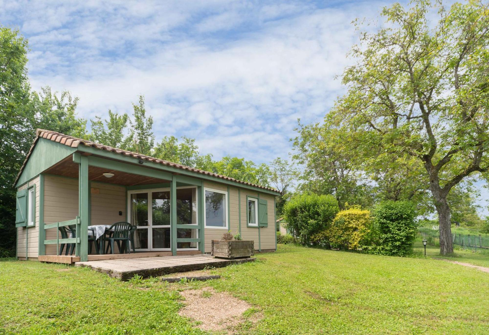 Camping Le Mont Libre - Cottage & Espace Nature - Gannat Ngoại thất bức ảnh