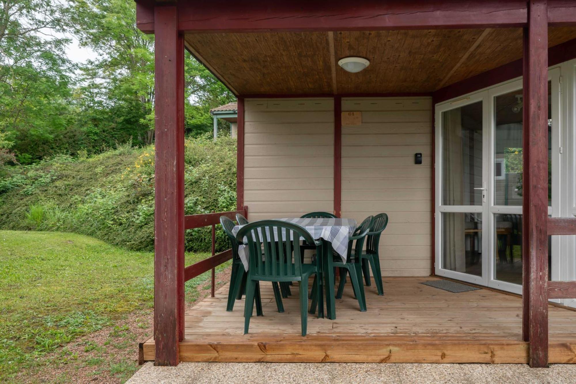 Camping Le Mont Libre - Cottage & Espace Nature - Gannat Ngoại thất bức ảnh