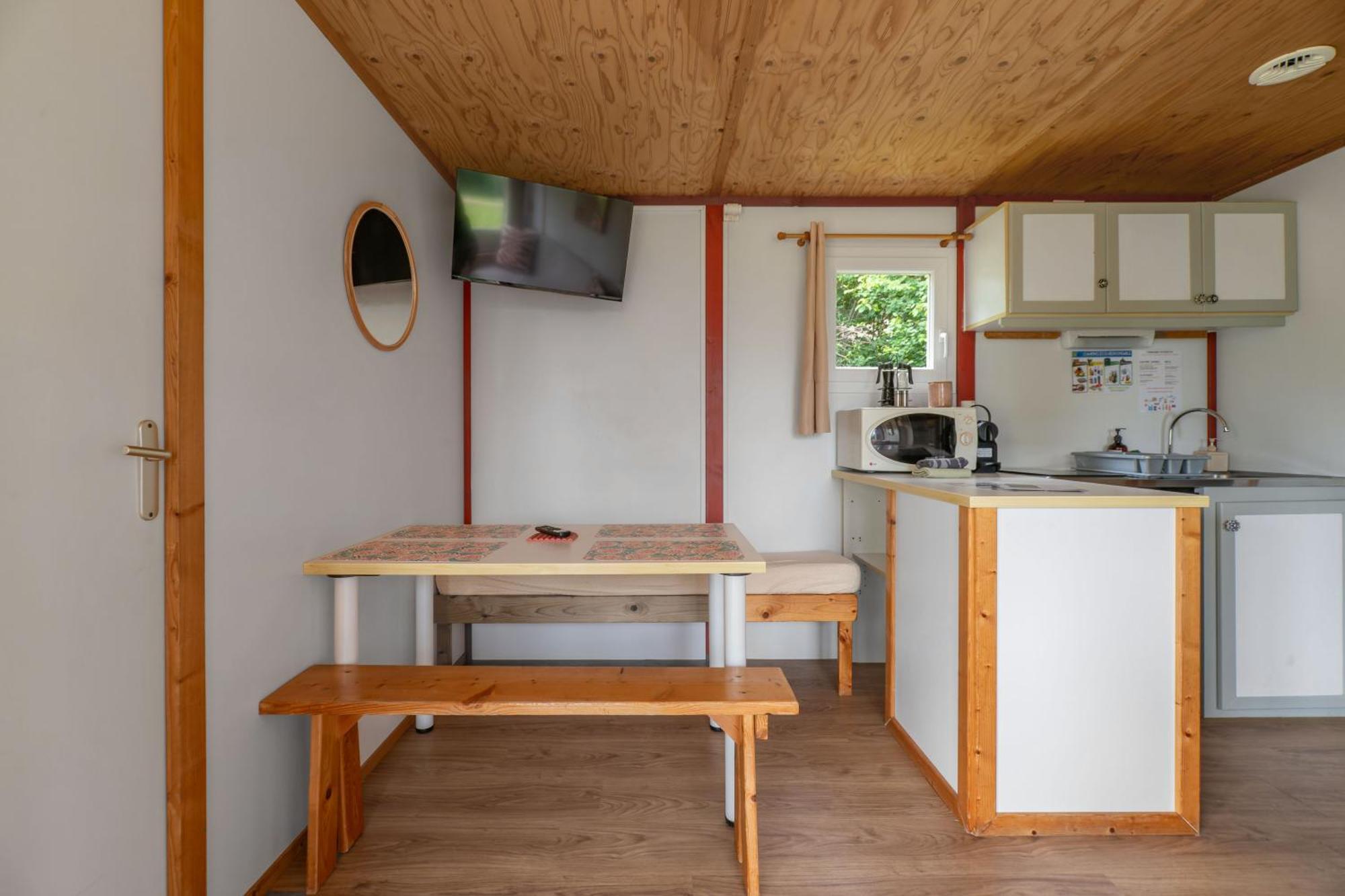 Camping Le Mont Libre - Cottage & Espace Nature - Gannat Ngoại thất bức ảnh