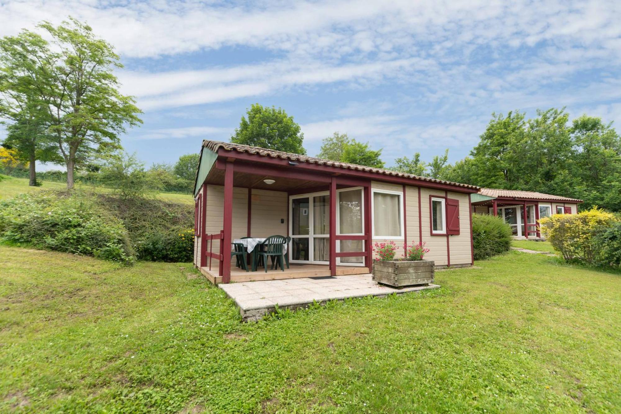 Camping Le Mont Libre - Cottage & Espace Nature - Gannat Ngoại thất bức ảnh